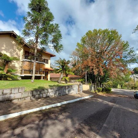 Apto Amplo e Aconchegante Próximo ao Lago Negro Gramado Exterior foto